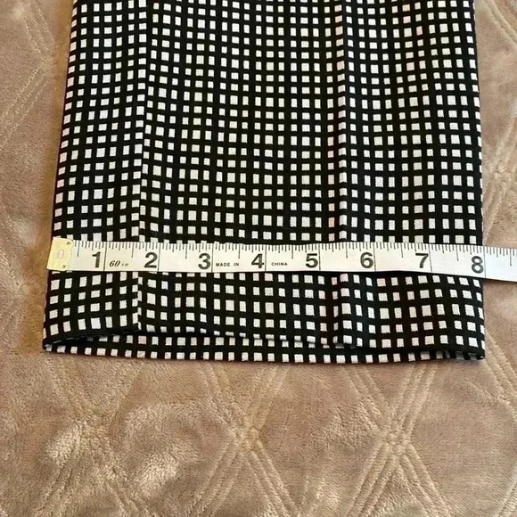 Hope & Harlow Black and White Woman’s Checked Pants, Size 14. - Picture 8 of 10